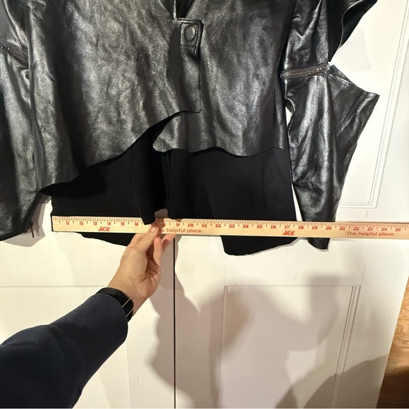 TOV Leather and Suede Jacket Removable Sleeves Lined Cutouts Black Size 38 / Sma - Picture 6 of 15